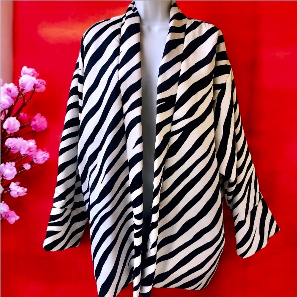 Natori Vintage 90's Jacket PUFFY Coat Lined Black & White Pockets Zebra Print - Picture 15 of 15